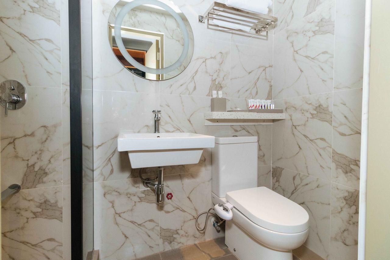 Reddoorz Premium Near Ust Hospital Otel Manila Dış mekan fotoğraf