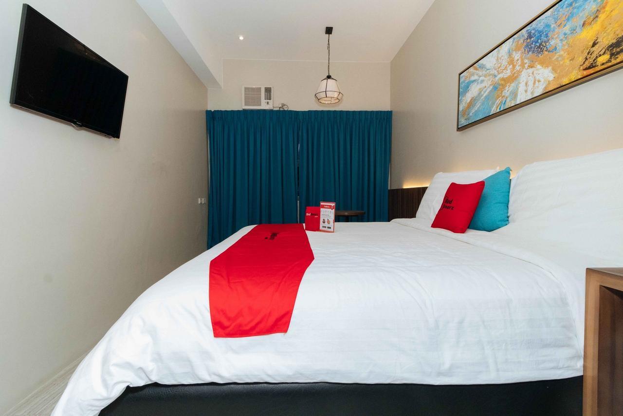 Reddoorz Premium Near Ust Hospital Otel Manila Dış mekan fotoğraf